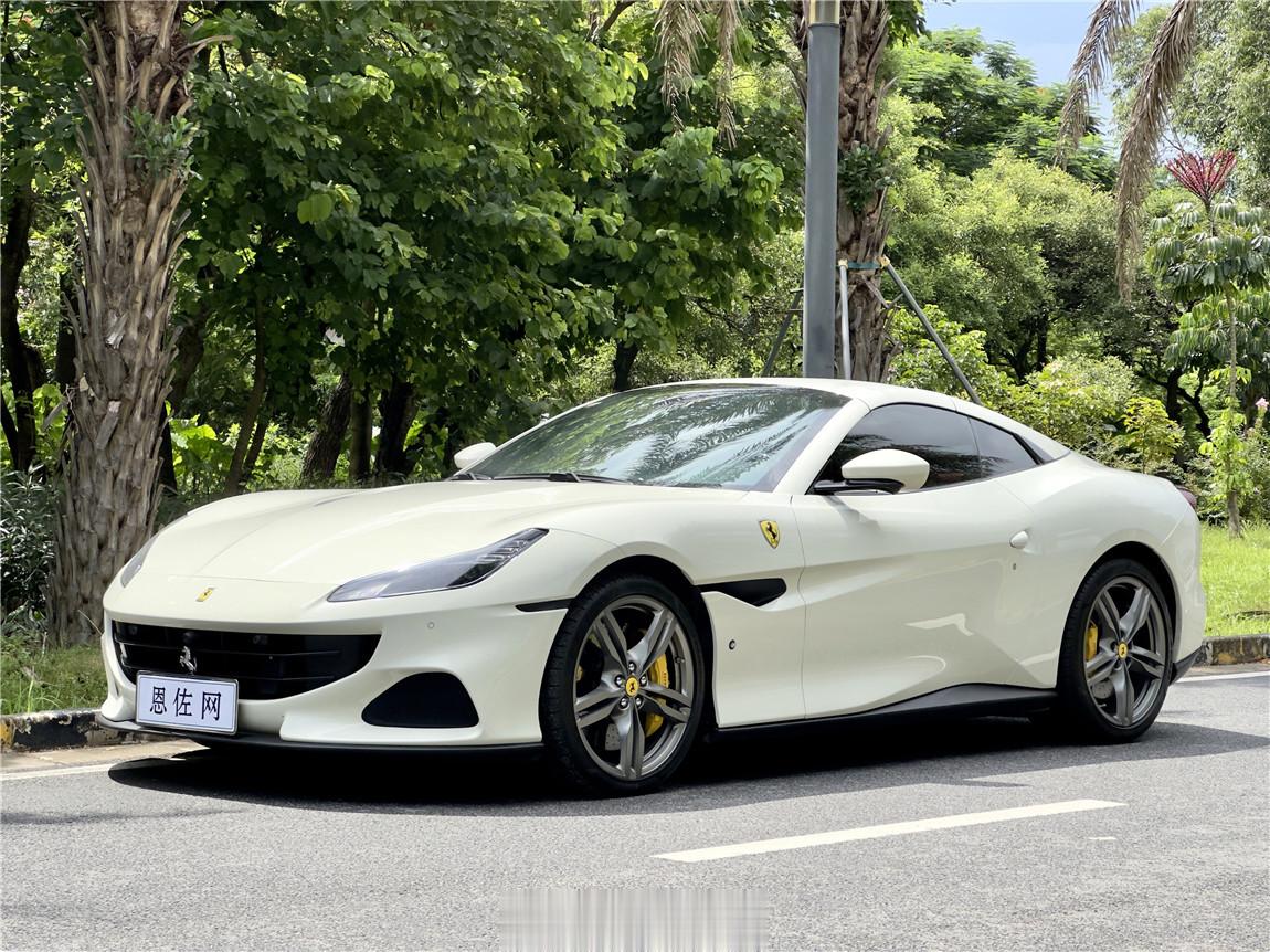 法拉利 Portofino M 白/红 准新车去年1月份上牌，仅行驶了7800公