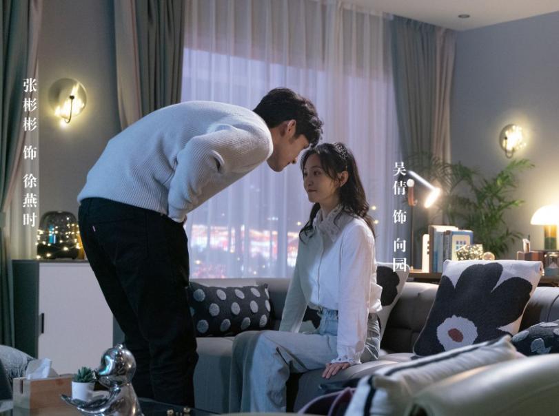 没想到，电视剧《三分野》中，吴倩突然忘记台词，她随便瞎编了一句台词，惊掉所有人，