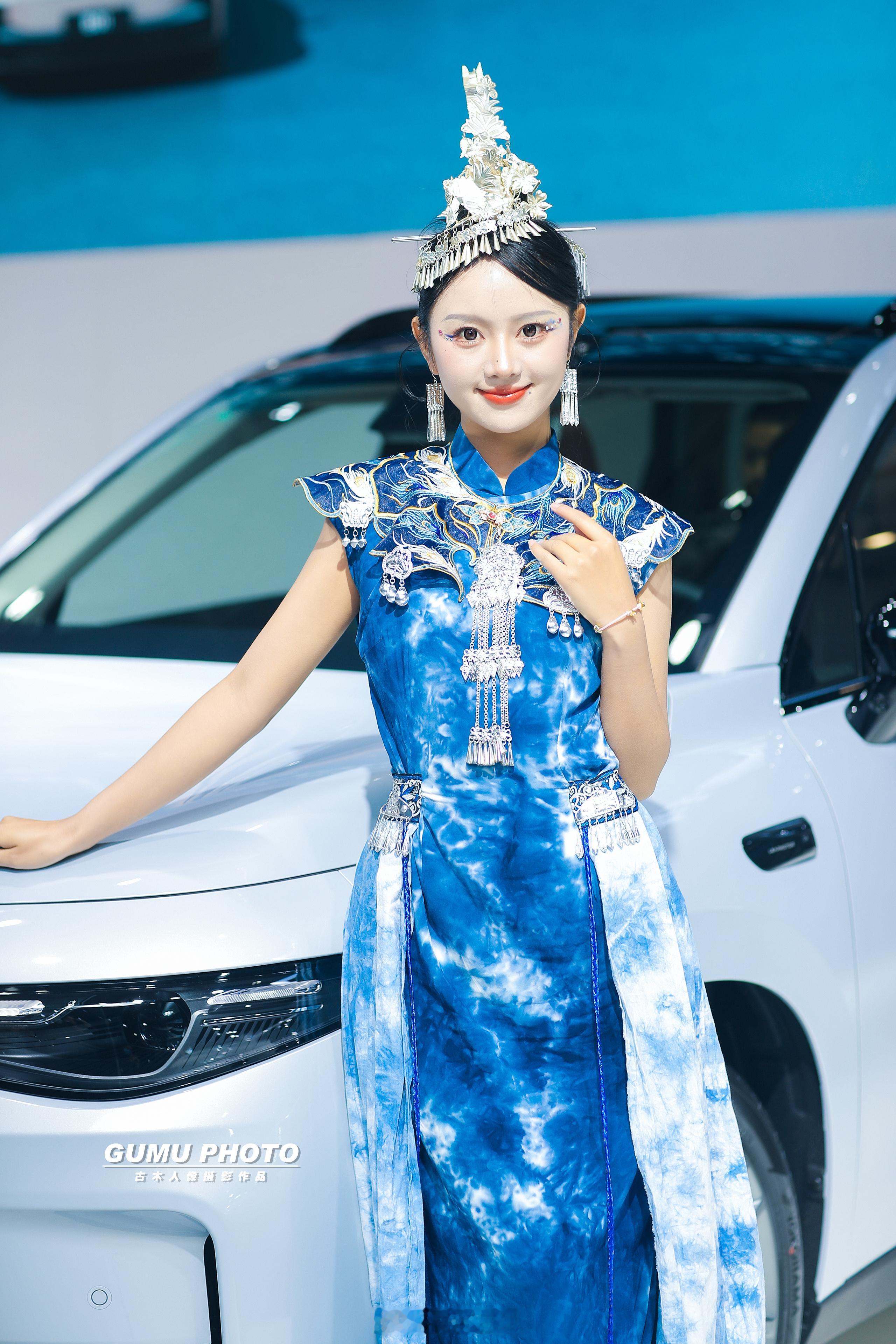 2025贵阳汽车文化节零跑 展台模特小姐姐。2025贵阳汽车文化节第十五届贵阳汽