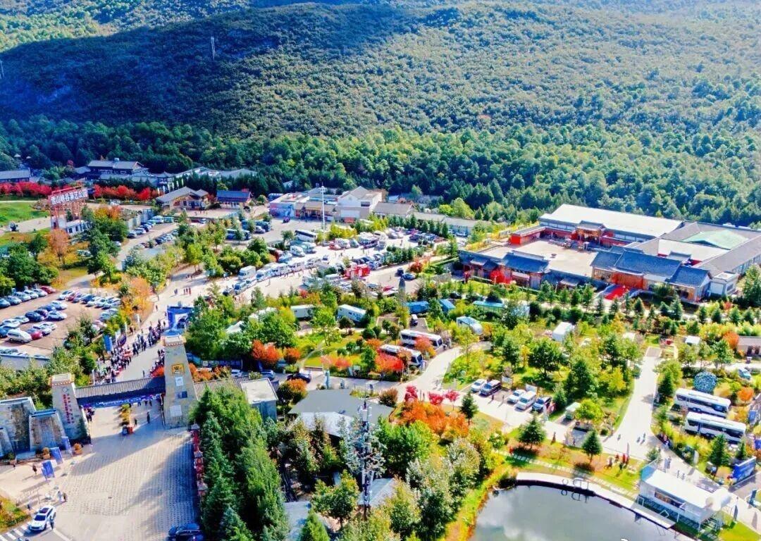 从房车扎营到雨林探险，从篝火露营到赛事体验，云南把山野浪漫和户外野趣全打包了，这