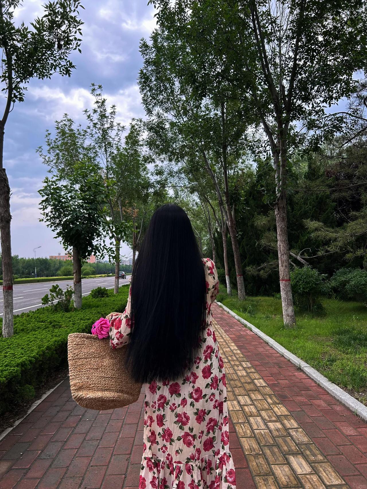 如果一个人，
不伤人也不自伤，
不制造麻烦也不麻烦别人，
那么，请尊重他的离群，