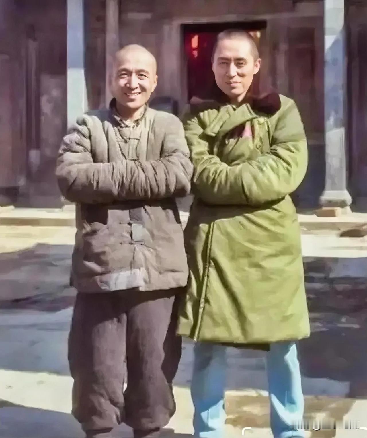 两人当时合作了一片电影。那时的他们两个人都没有什么名气。两人在电影中饰演的角色深