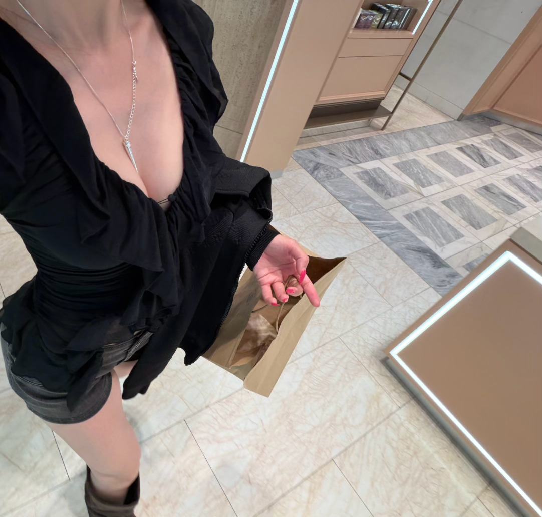 美美子走路🚶♀️➡️ 