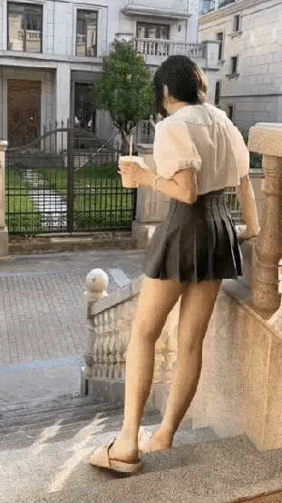 女友看着像痛风，怎么样能让她好受点！ ​​​