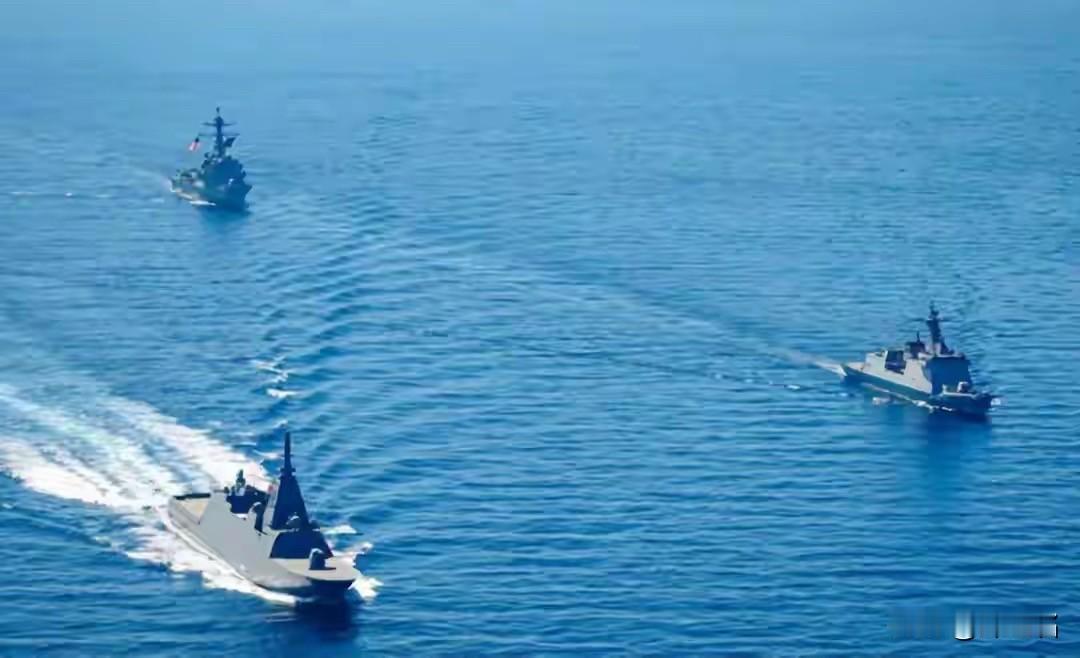 菲律宾的“豪赌”与东南亚的“清醒”

当菲律宾在南海摆开1.7万人的“擂台”时，