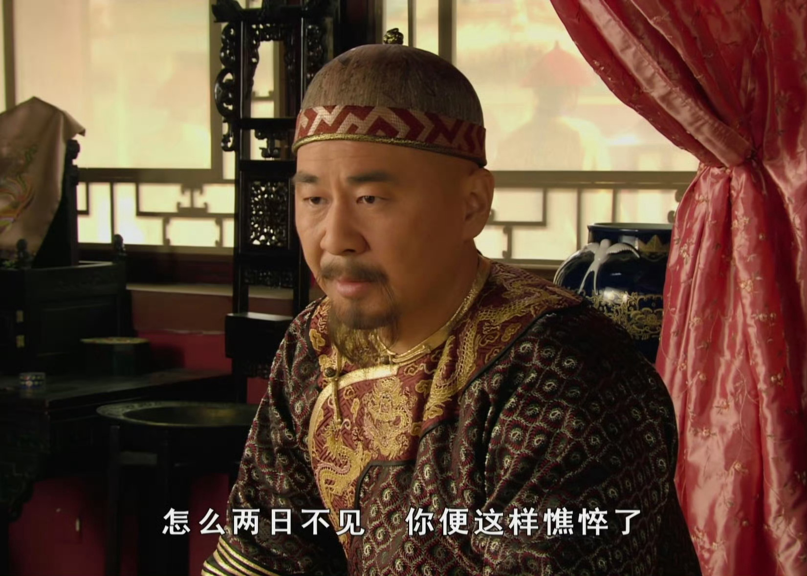 🔍带放大镜看甄嬛传：甄嬛寝殿里放着一对乾隆时期的海晏河清尊… 