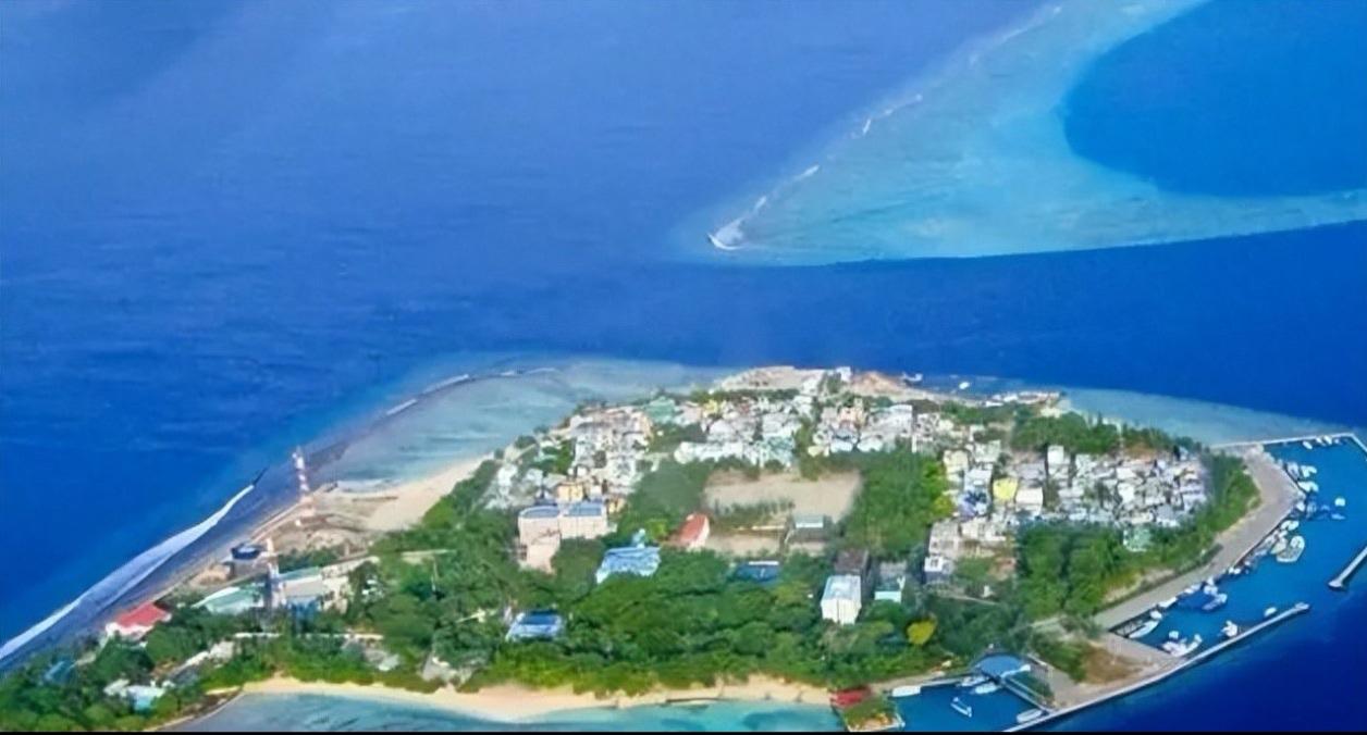 🚨 菲机非法闯入美济礁！南部战区果断驱离

3月20日，菲律宾一架C-208型