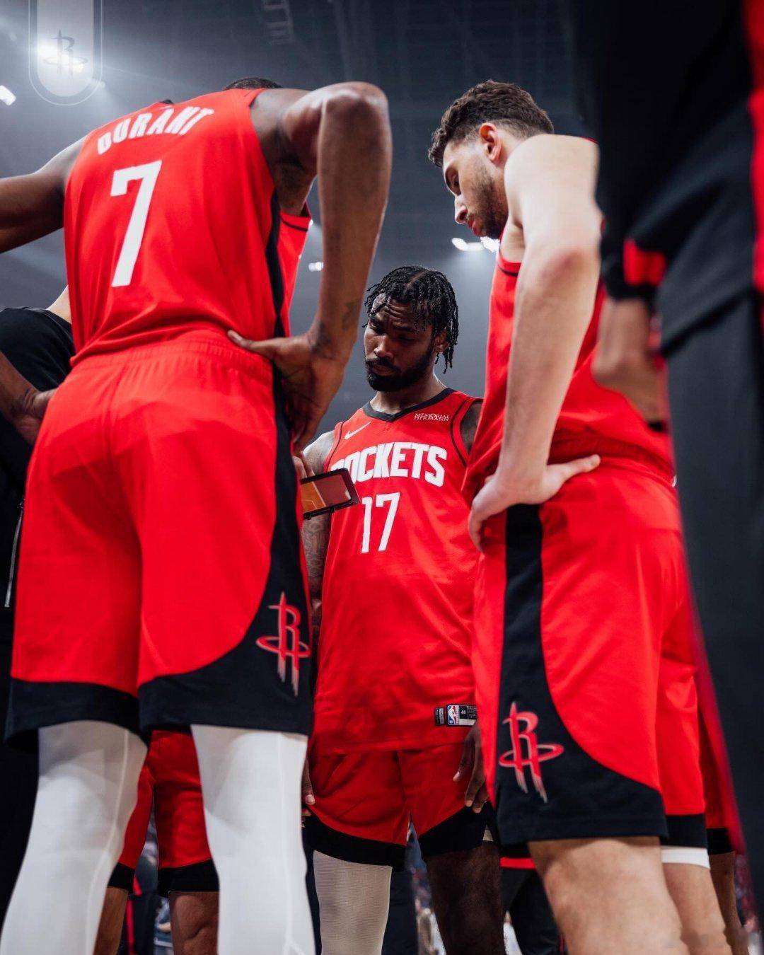 据Kalshi模型的预测：西部各队胜场👀1. 雷霆（62.0）2. 马刺（57