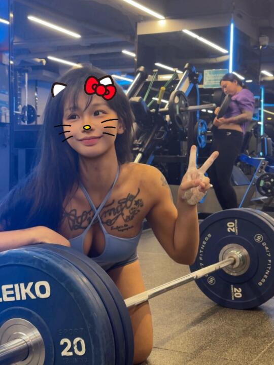 本人今天硬拉140kg