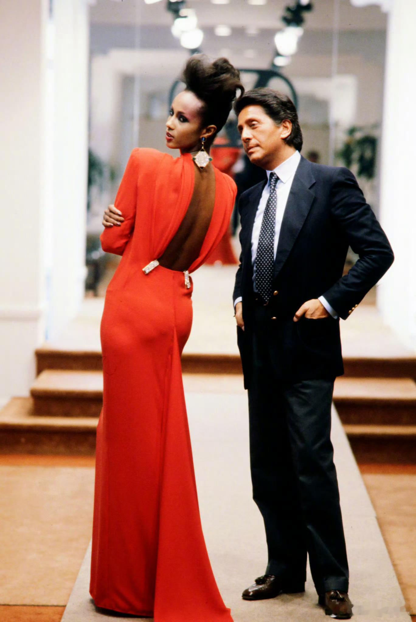 华伦天奴去世设计师华伦天奴去世意大利知名时尚设计师、同名品牌的联合创立者华伦天奴