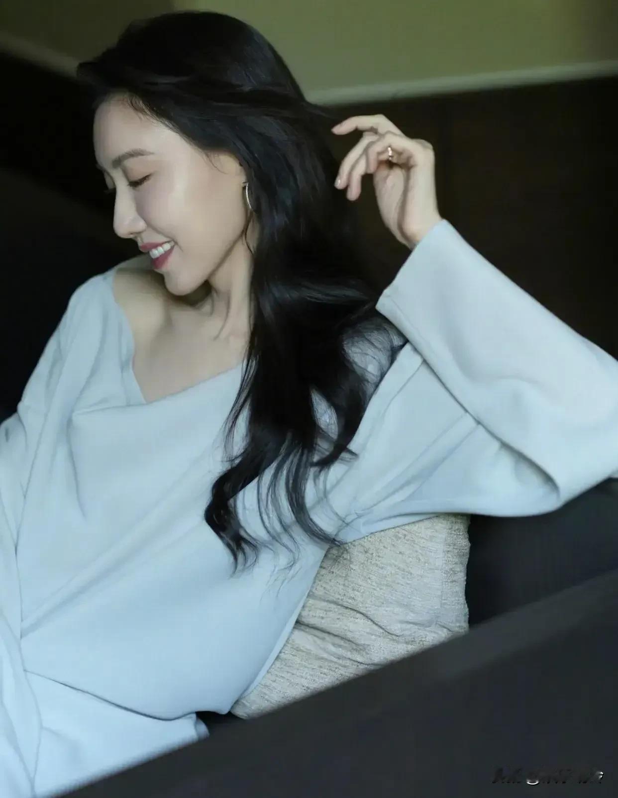 王夫人高露的颜值虽然不高，但十分大气，看起来格外顺眼。

她在《外科风云》中扮演