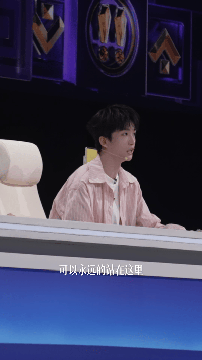 黄子弘凡看到100个小孩的反应黄子弘凡逢百子，表现真精彩！提及小时，幽默玩笑乐开