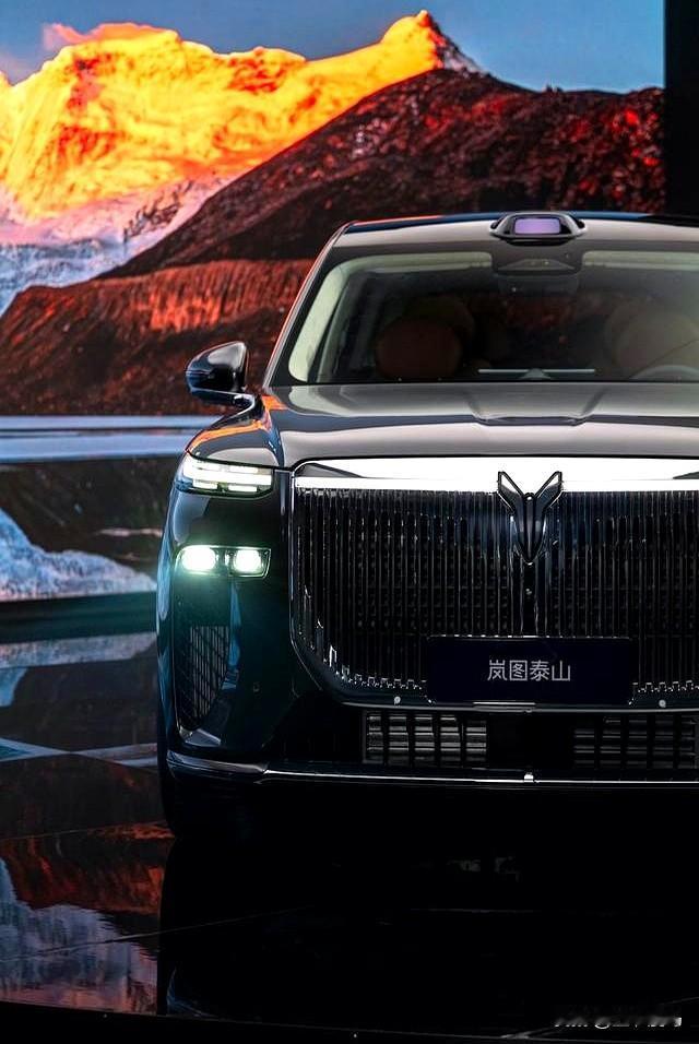 都说选大六座SUV像“拆盲盒”，要么智能拉胯要么舒适缺位，直到遇上岚图泰山——这