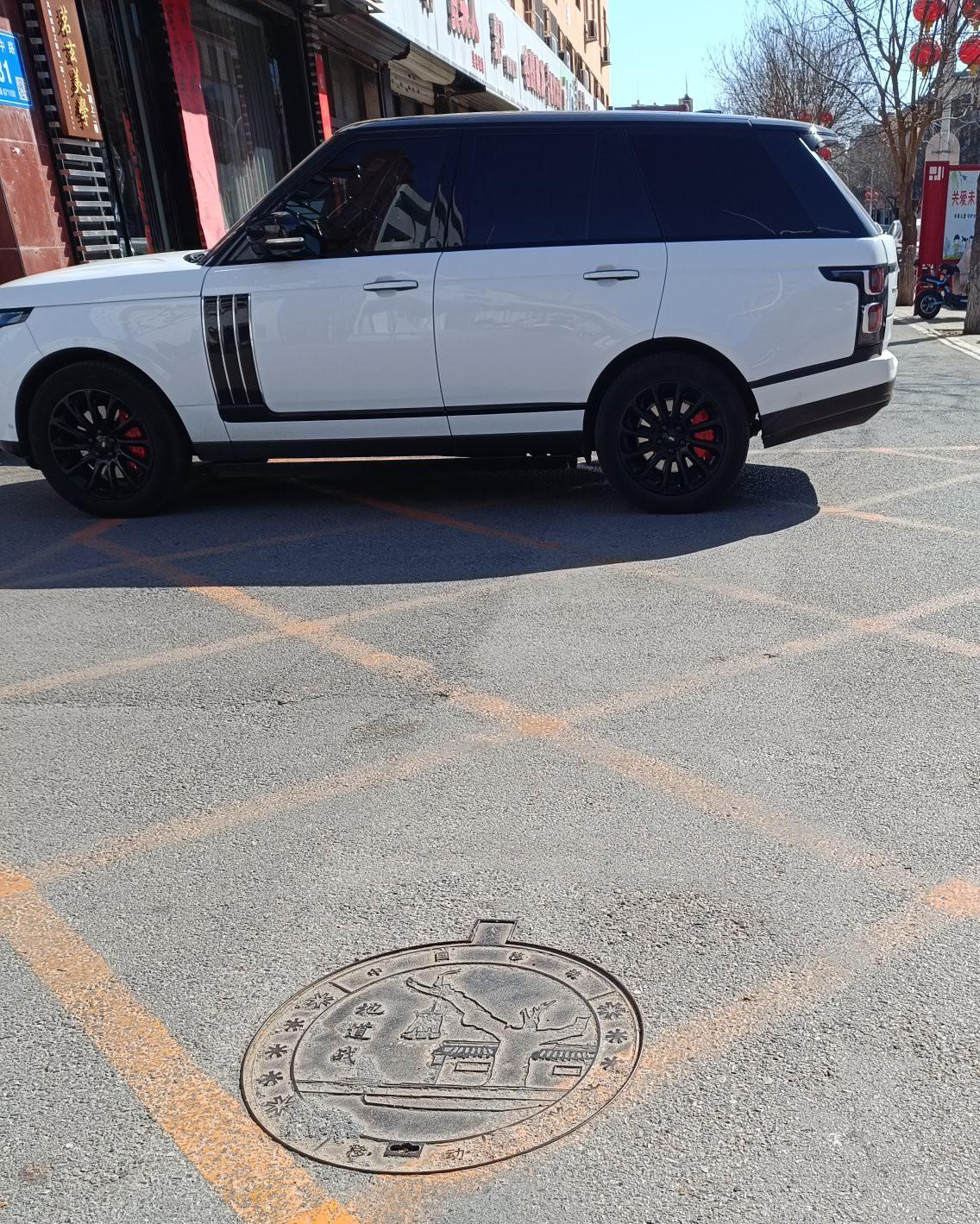在县城开这种车的都是什么实力呢？这种应该就是在一个县里的刀枪炮了吧，实力肯定没得