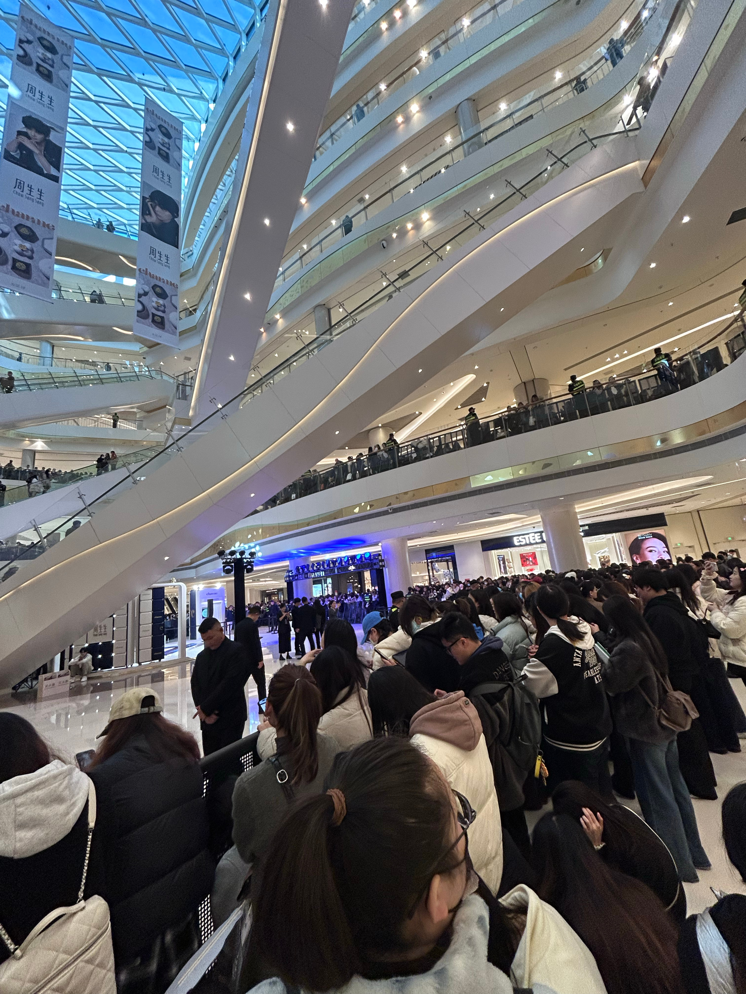 今天又换个哥哥追 这个哥哥好难追