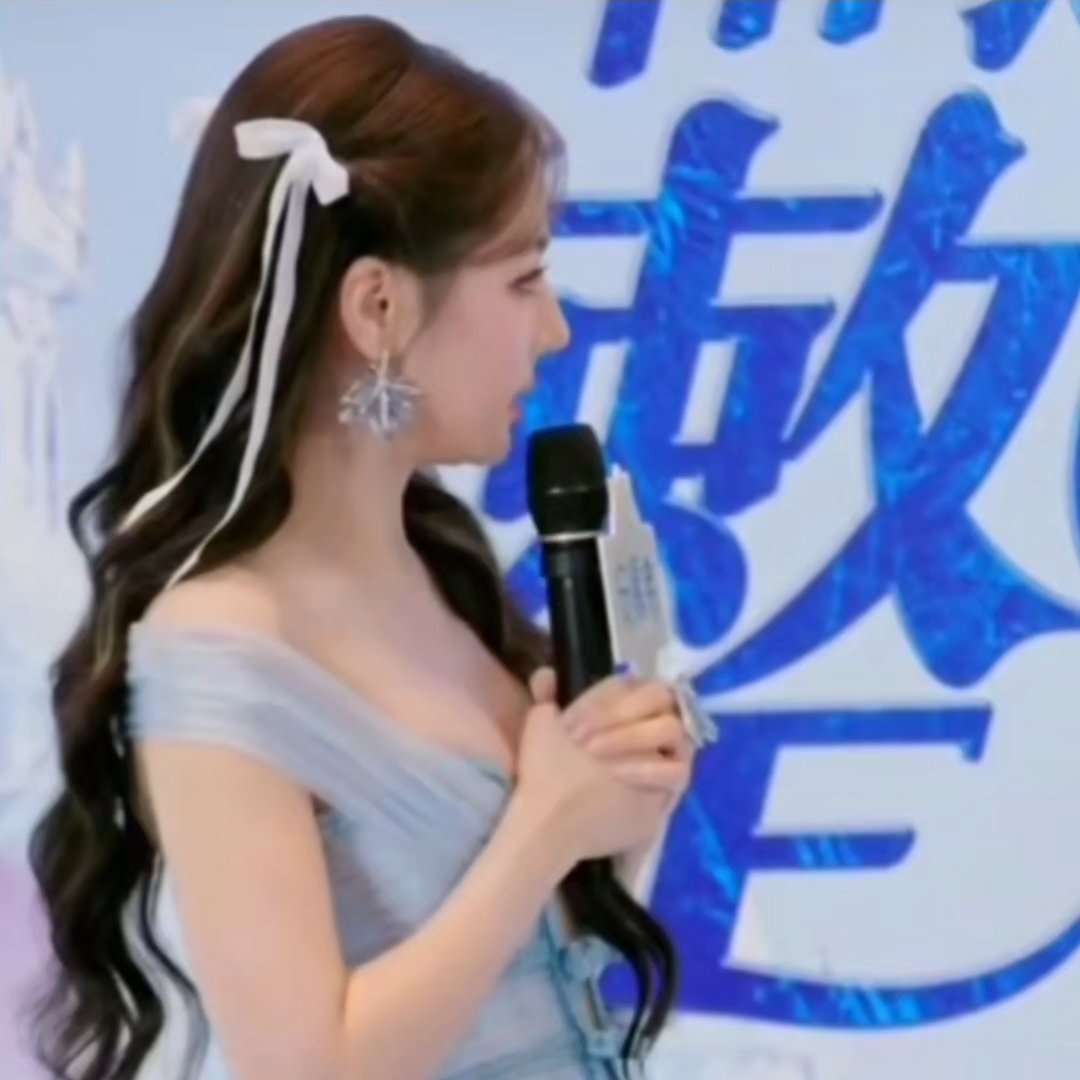 迪丽热巴发出重要指示爱丽丝有求必应 