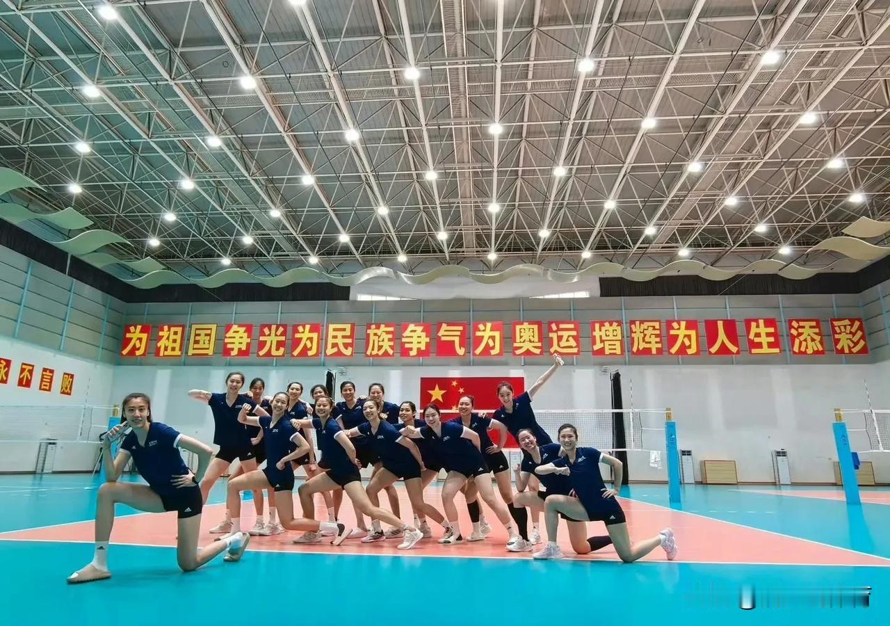 中国女排今日完成最后一天集训，世锦赛14人名单依然没有出炉，李盈莹成为教练团队难