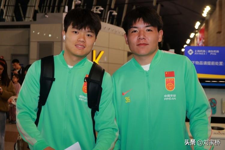 要给杨希点个赞！

今日下午，国足对阵库拉索，上半场结束前，20岁的杨希在后场成