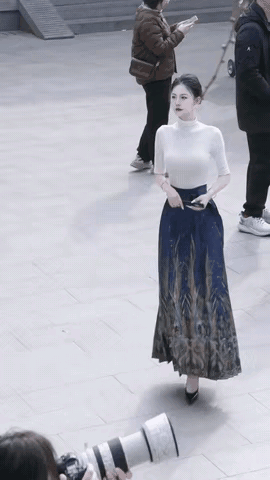 这身材和颜值，已经是天花板级别的存在了