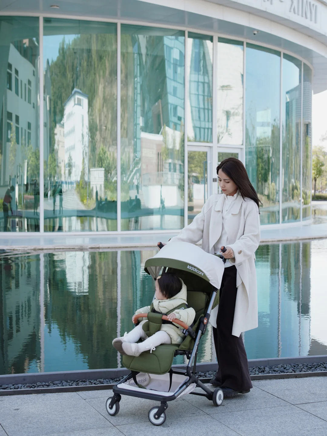 推着“新座驾”带娃出门啦～当妈也可以很潇洒！