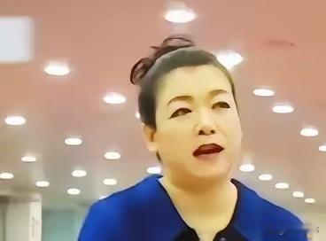高妈妈这句话，比任何冠军采访都戳人。

不是因为孙颖莎又拿了冠军。

也不是因为