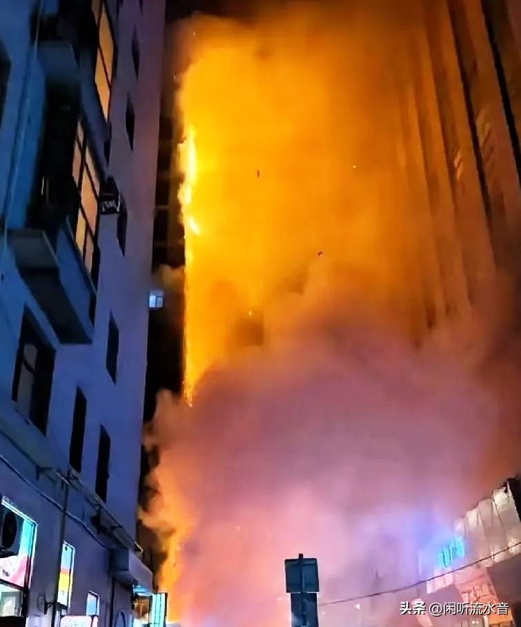 这事儿太扎心了

太原大火现场惨烈，
看到这条新闻后，很多网友表示，

以后买房