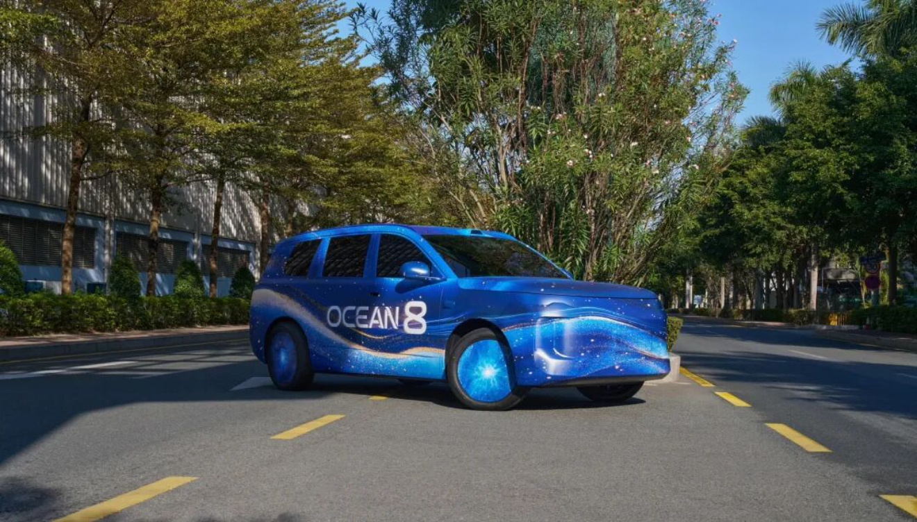 比亚迪海洋网8系双旗舰谍照曝光，2026年越来越有意思，新车是真的扎堆。