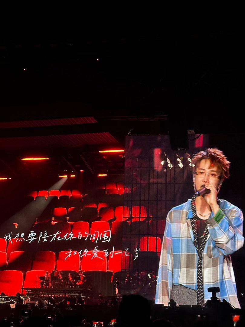 TizzyT演唱会好多新歌首唱TizzyT演唱会改了35首歌 谢锐韬太会了！《妈
