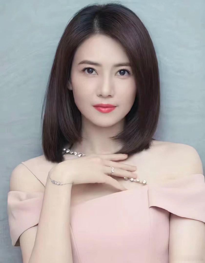 中国现代四大美女1：高圆圆2：左小青3：许晴4：您来评古代四大美女分别1. 西施