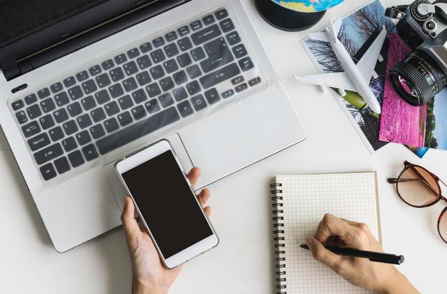 坚持长期主义不是守着时间坐等，而是脚踏实地把困难而正确的事情做好

真正的长期主