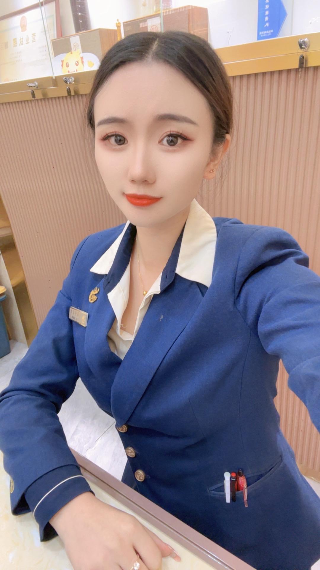 没人扶的时候 自己也要站直 路还长 背影要美 一个人也是兵 也是将 无...