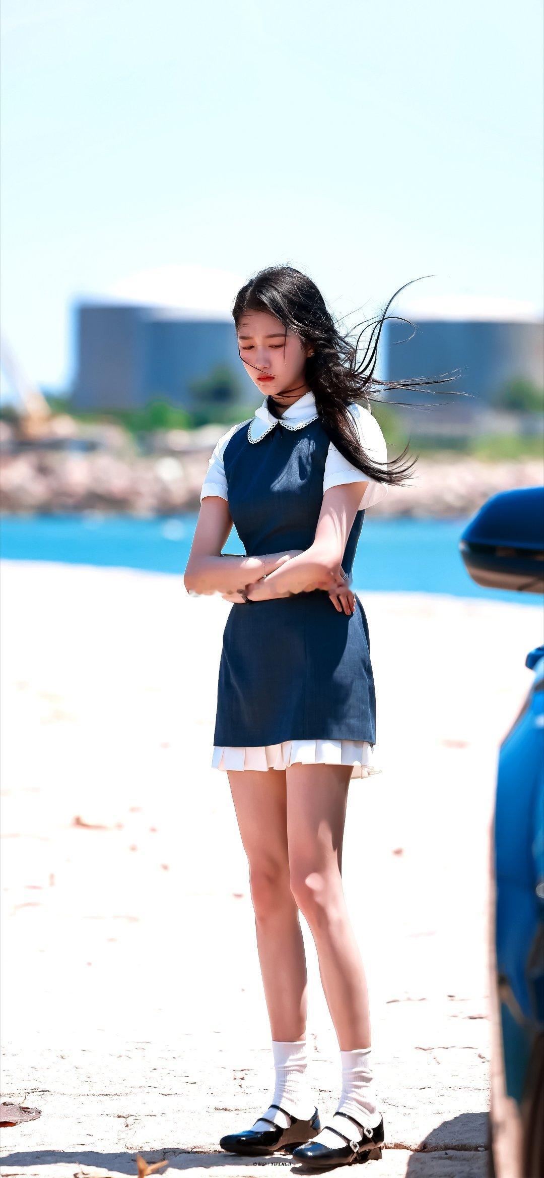 tg. 孟子义《爱在无尽夏》、关晓彤《耀眼》同款披肩发➕学院风小裙子，很女大的感