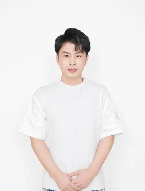 辛巴发声力挺良品铺子 辛巴之所以选择发声力挺良品铺子，一方面是因为他对该品牌的信