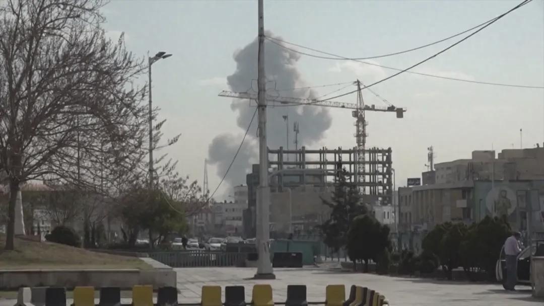 3月7日，据社交网站报道，许多国家商业卫星拍摄的照片显示，美军在中东北亚军事基地