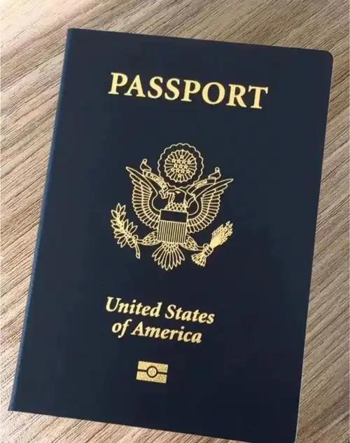 82万中国人移民美国，为什么都只拿绿卡，不入籍？

一提到移民美国，很多人第一反