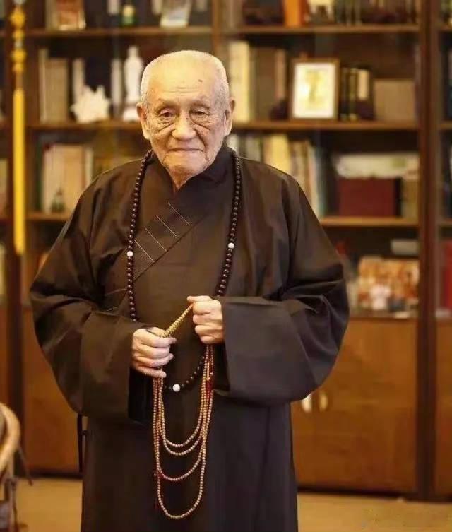 心里的烦恼、心里的垢染，你想顿断，一下就清净，像六祖大师一闻法便大彻大悟，这要善