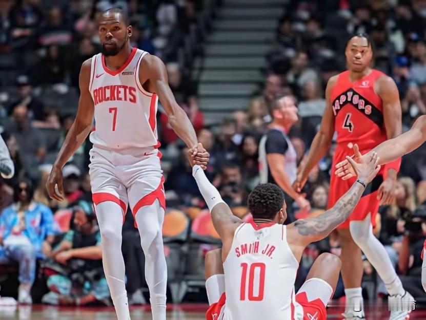 都在关心杜兰特破纪录，却忽略了贾巴里史密斯！
今天的比赛前，杜兰特差16分上升到