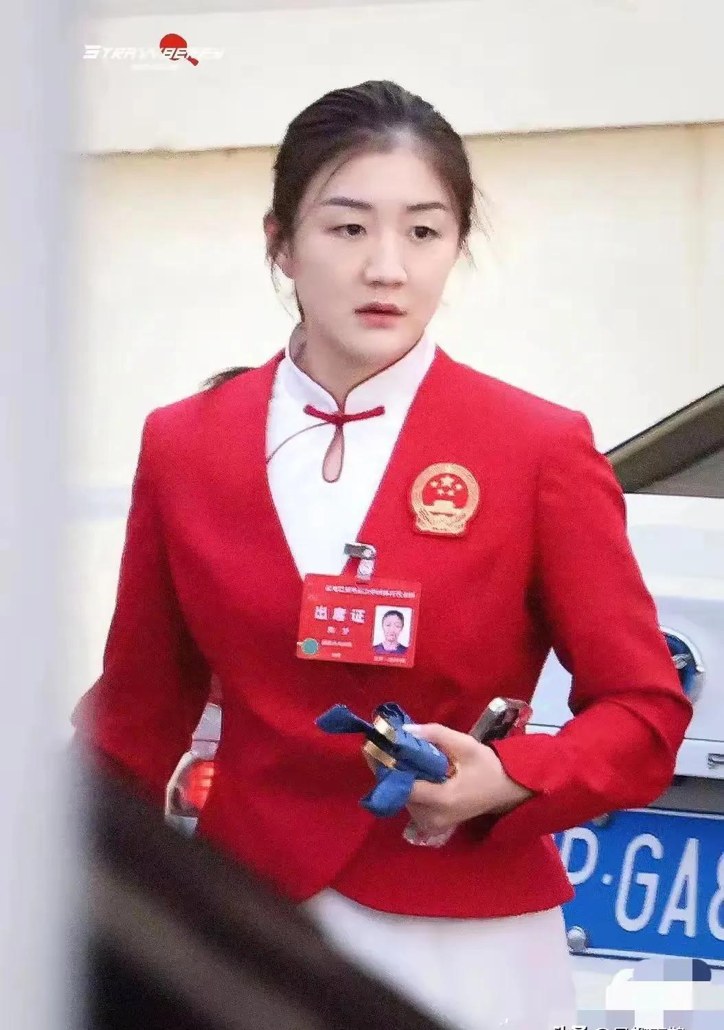 难道是我的错觉？我总感觉陈梦看上去有些忧郁！