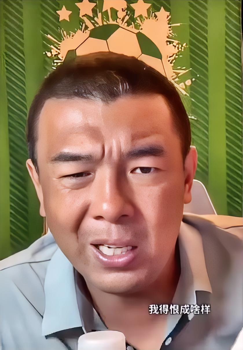 国脚徐亮拿不到足球教练员证书
 
徐亮是著名国脚，被球迷戏称为徐亮汉姆。但是上下