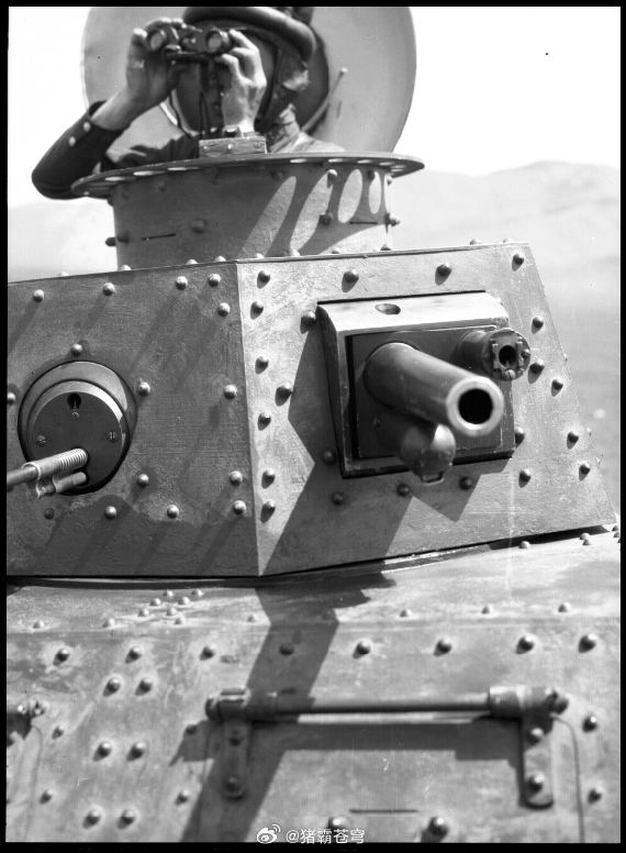 每天认识一件兵器 20世纪30年代末的蒙古军队装备的BA-27装甲车的清晰照片。