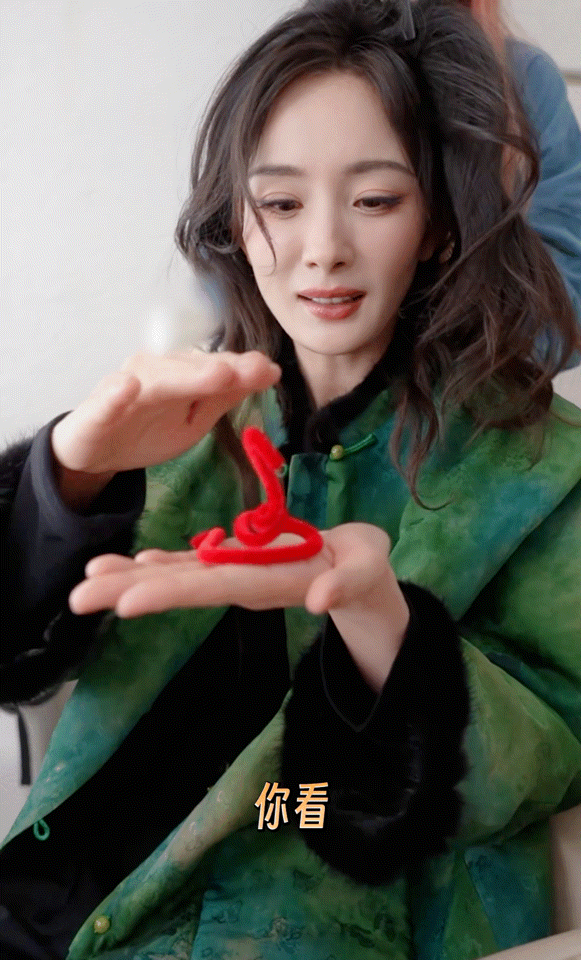 杨幂不倒蛇的祝福 生活给你带来什么你都不要被它打倒[比耶] 