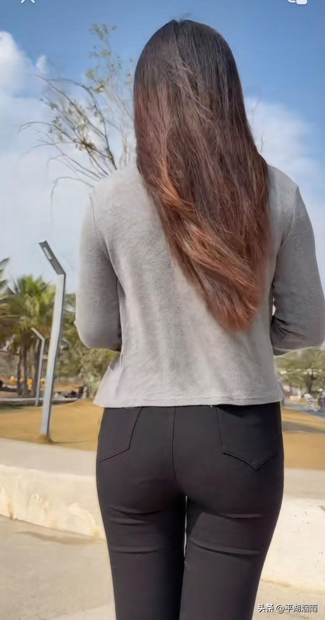 雨后重来春更深，梅花似雪柳如金。