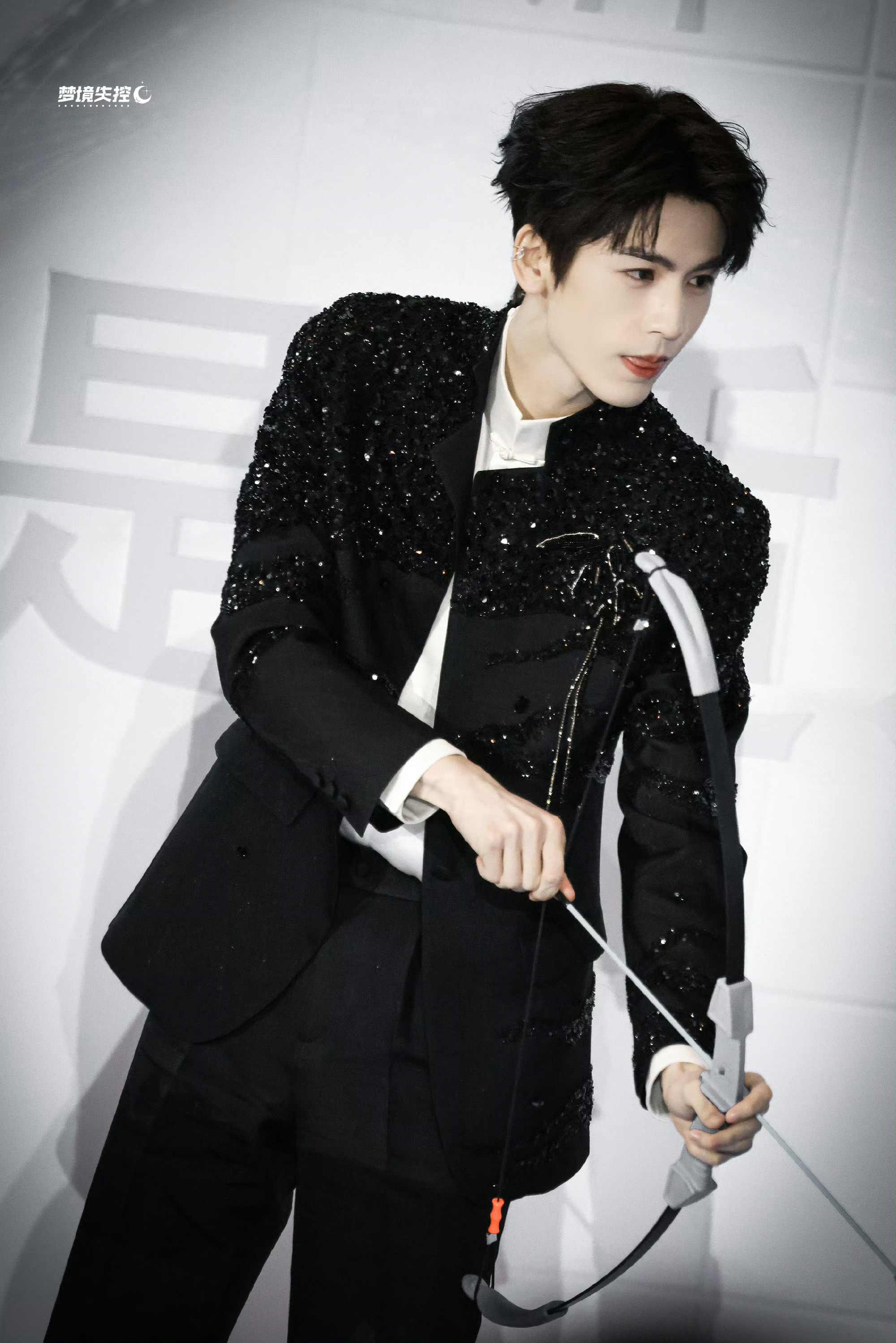 张凌赫 站姐团建宠儿欣赏一波张凌赫愚人节站姐团建精选图！谁不喜欢帅哥呢……凌帝也