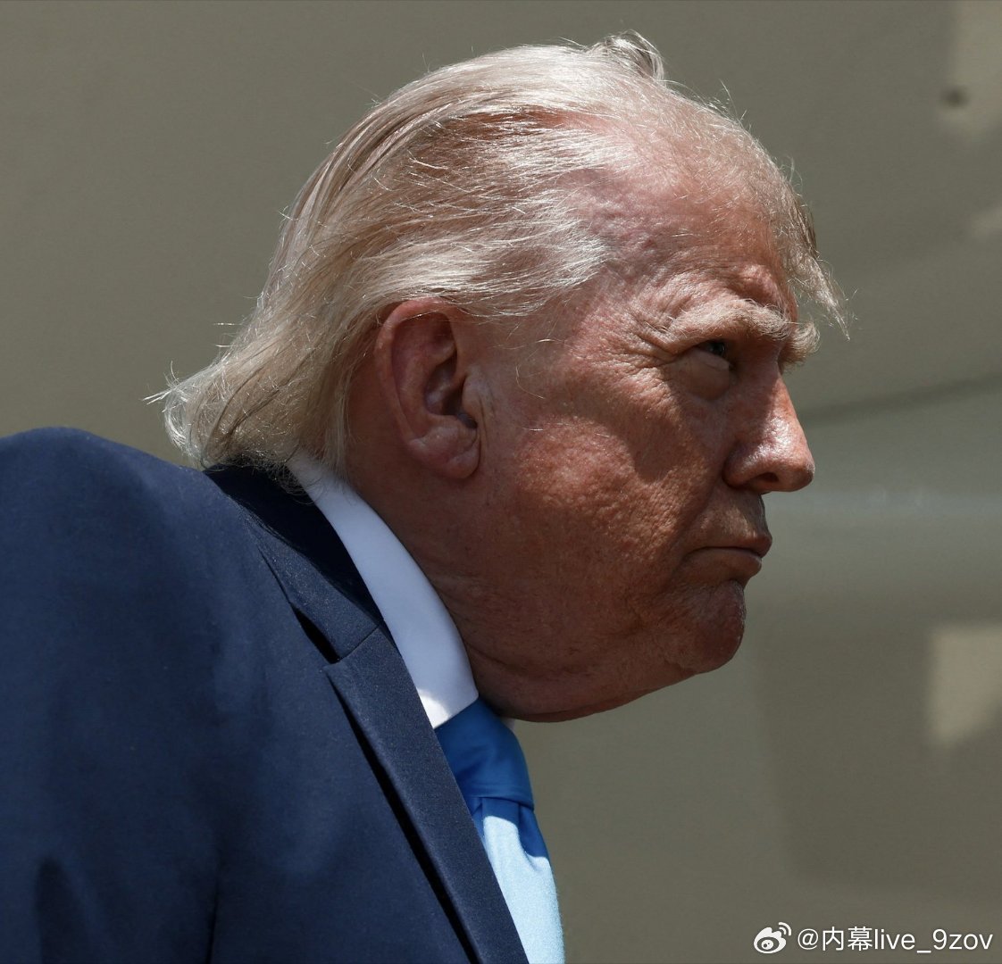 川宝的大照片：特朗普于2026年5月20日抵达美国马里兰州安德鲁斯联合基地时，向