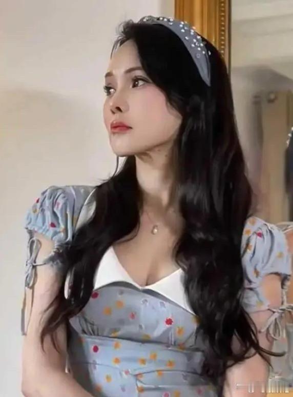 伊能静56岁还能活成少女，大她老公10岁，却看起比老公更年轻年龄一定只是个数字而