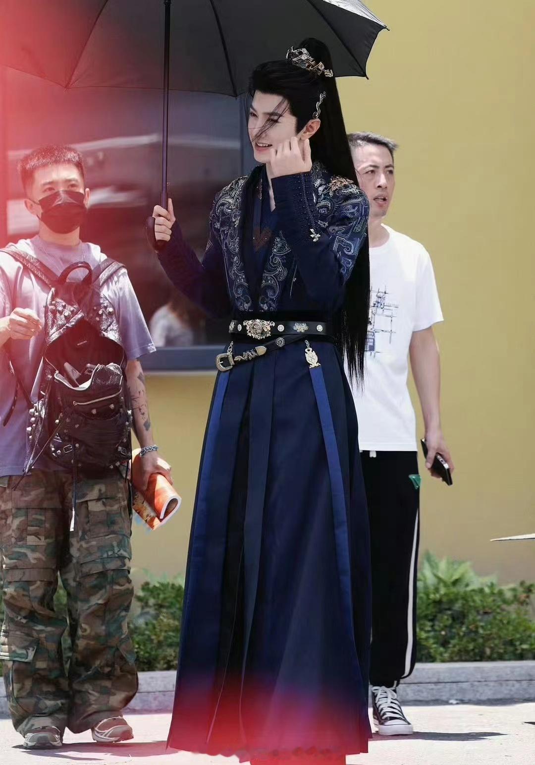 #李沁陈哲远路透##李沁陈哲远出妆#李沁陈哲远出妆，不错不错 ​​​