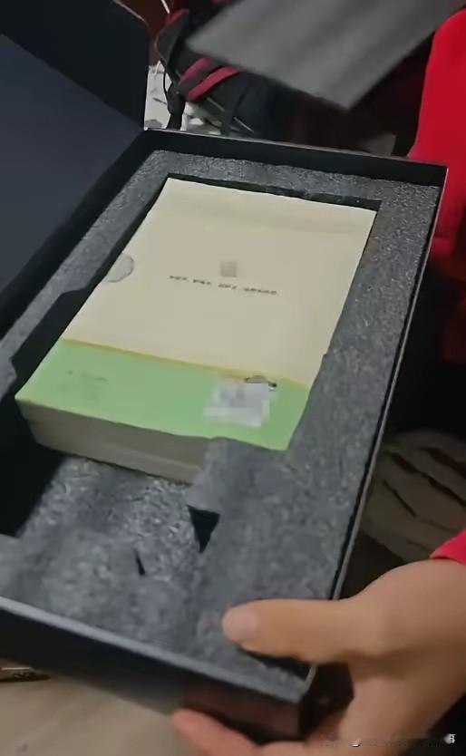 双十一花3293元买显卡，收到两本书？“拍A发B”不是意外，维权有法可依
 
双