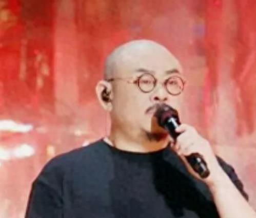 一日为师终身为师，人之所以为人，是因为人懂得感恩，要知道刀郎一路走来极不容易，衷