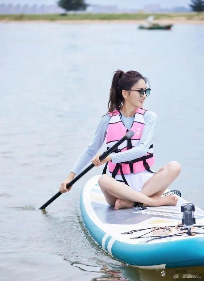 陈思诚和佟丽娅离婚了，这让人不禁想问：这么美的老婆，身材又好，他到底怎么想的 ​