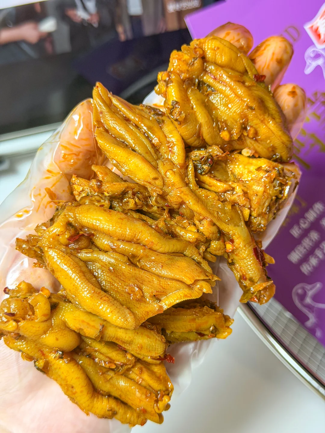 就我觉得这酸菜鸭掌的酸菜比鸭掌还好吃吗？